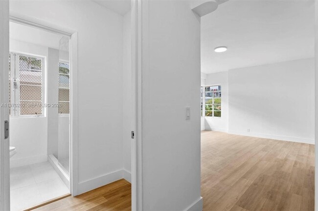 Building Photo - 1044 Michigan Ave