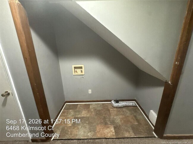 Building Photo - 6468 Kelmscot Ct