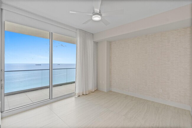 Building Photo - 153 N Seabreeze Blvd