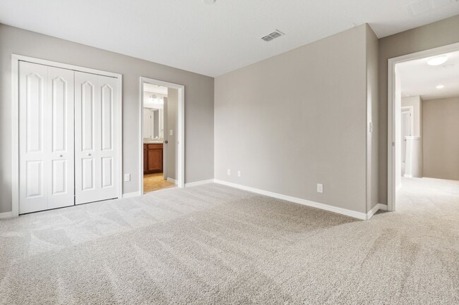 Building Photo - Beautiful 3/2.5 Energy Efficient Home in H...