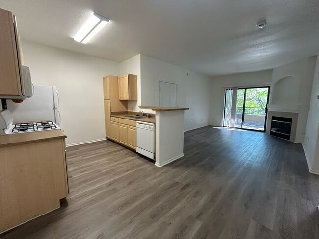 Building Photo - The Perfect Place to Call Home