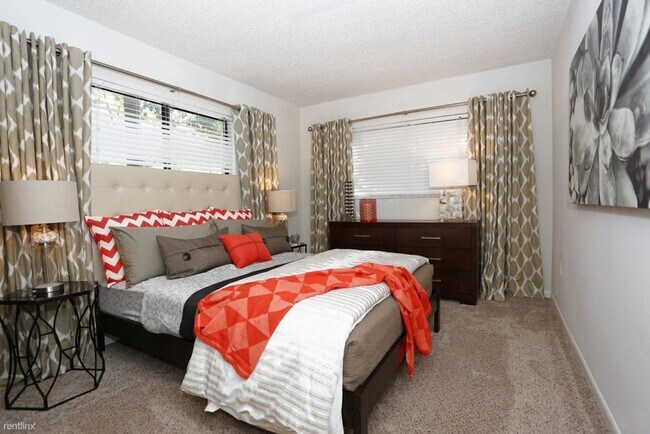 Building Photo - 5365 Harborside Dr