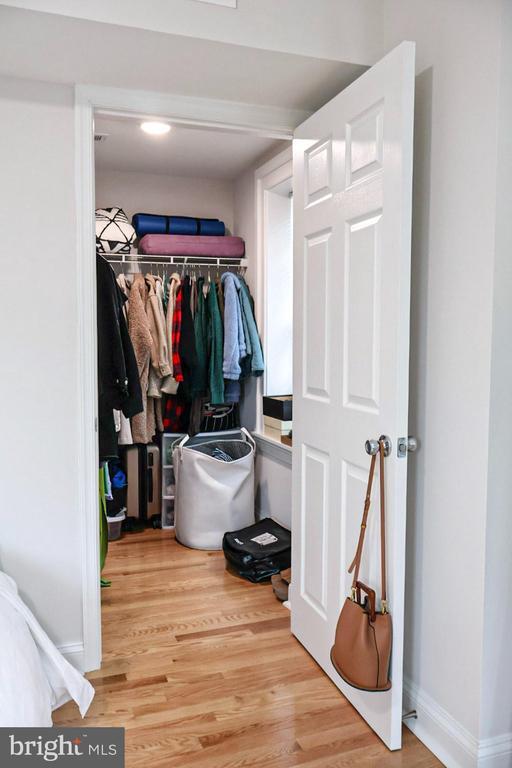 Building Photo - 1734 Bolton St