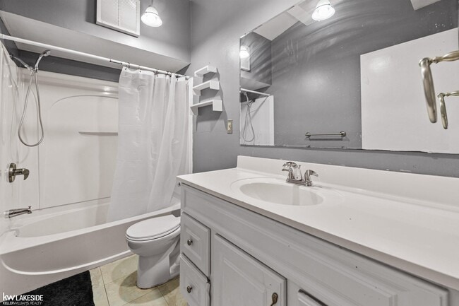 Building Photo - 5342 Streefkerk Dr