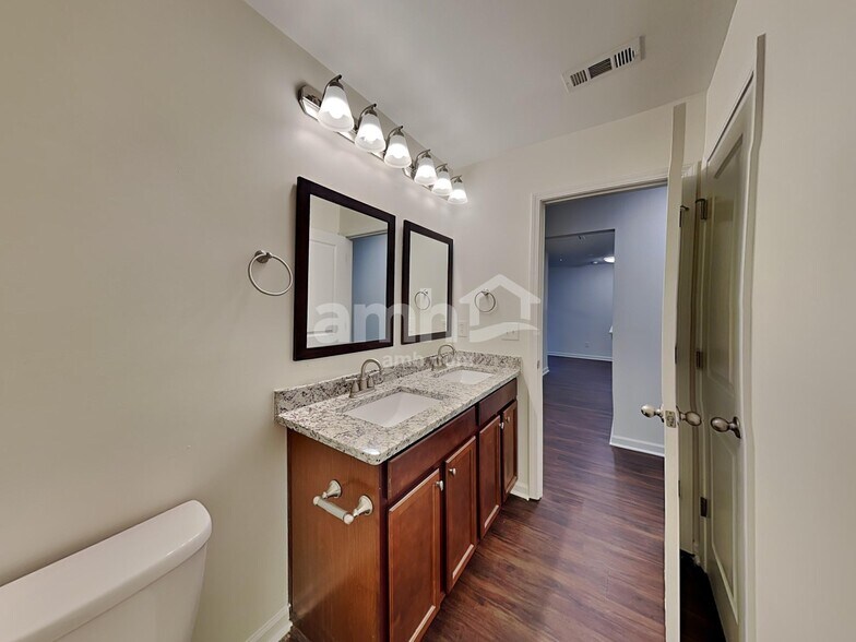 Building Photo - 1490 Aster Ives Dr