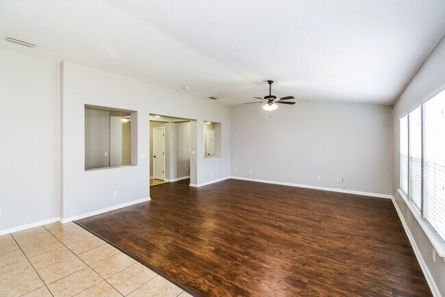 Building Photo - 2285 Brian Lakes Dr E