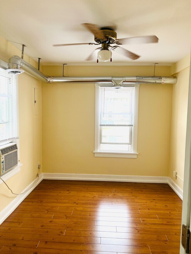 Building Photo - 6 National St