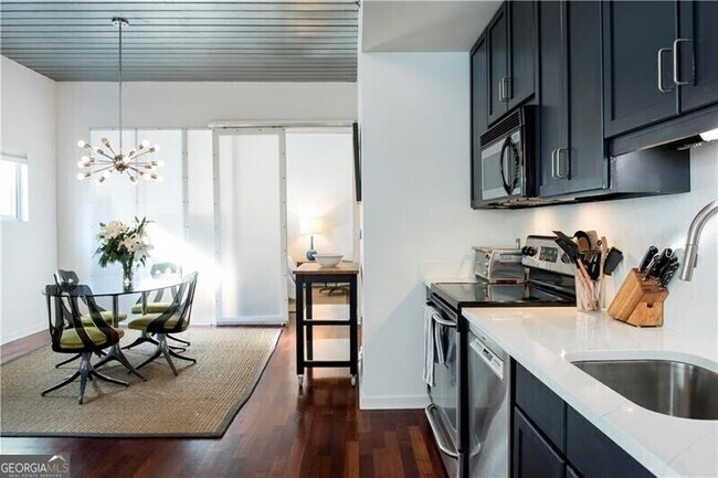 Building Photo - 620 Glen Iris Dr NE