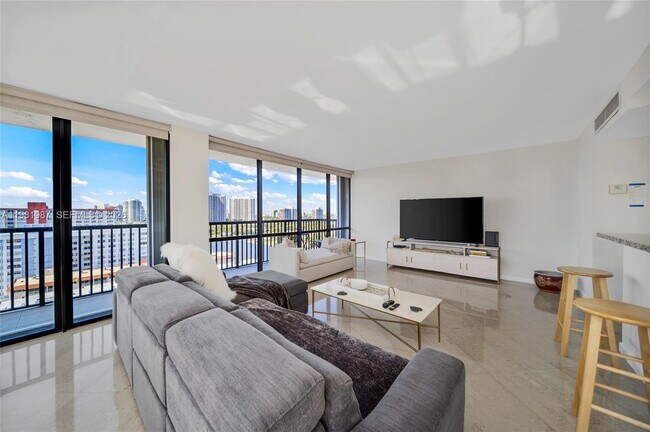 Building Photo - 2017 S Ocean Dr