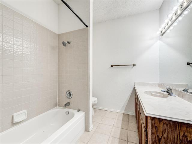 Building Photo - 715 Normandy Dr