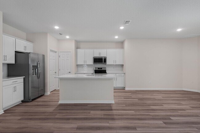 Building Photo - 46 Poplar Dr