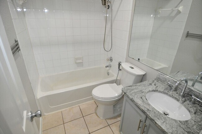 Building Photo - 2902 State St