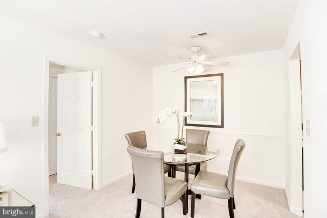 Building Photo - 1100 Fleetwood Ct