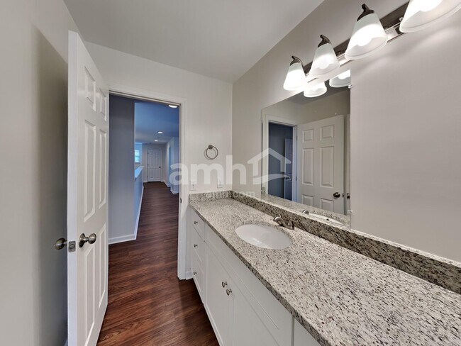 Building Photo - 1502 Halifax Dr