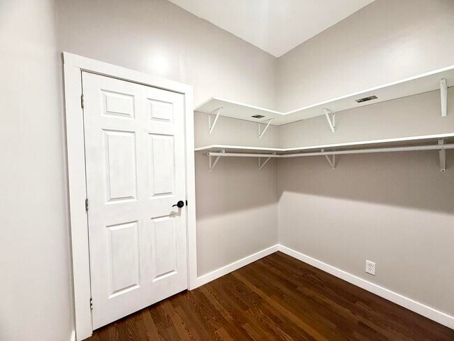 Building Photo - 2154 Wasatch Blvd