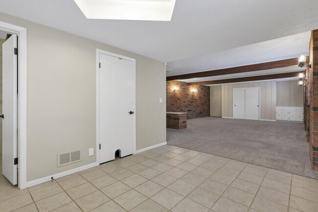 Building Photo - 2844 Wildwood Rd