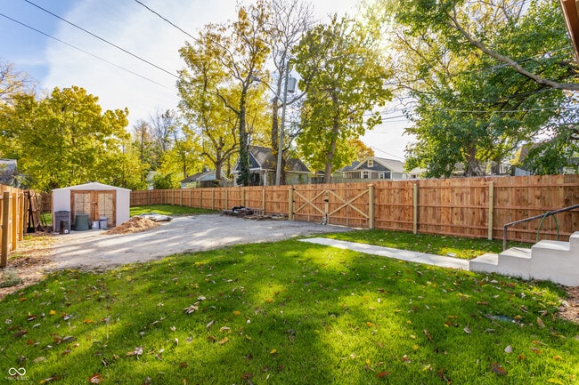 Building Photo - 1235 Tecumseh St