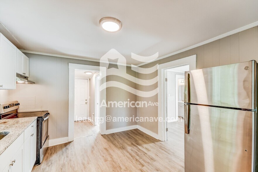Building Photo - 907 47th Way S