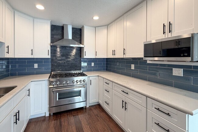 Building Photo - 4950 Nautilus St