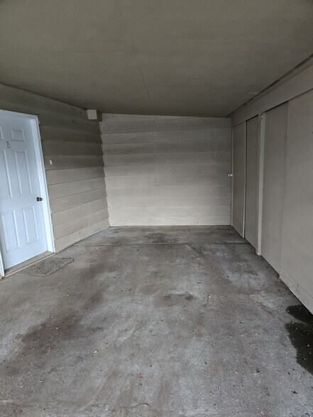 Building Photo - 4720 SE 52nd Ave