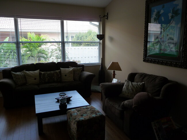 Building Photo - 350 E Coral Trace Cir