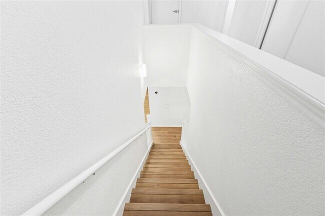Building Photo - 11208 Midbury Ct