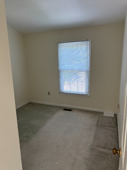 Building Photo - 226 Lynn Manor Dr