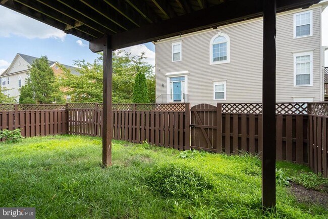 Building Photo - 43139 Royal Fern Terrace