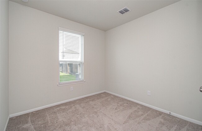 Building Photo - 6315 Lakeview Haven Dr
