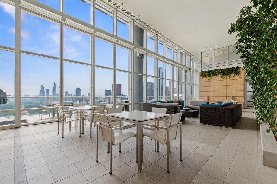 Building Photo - 340 E Randolph St