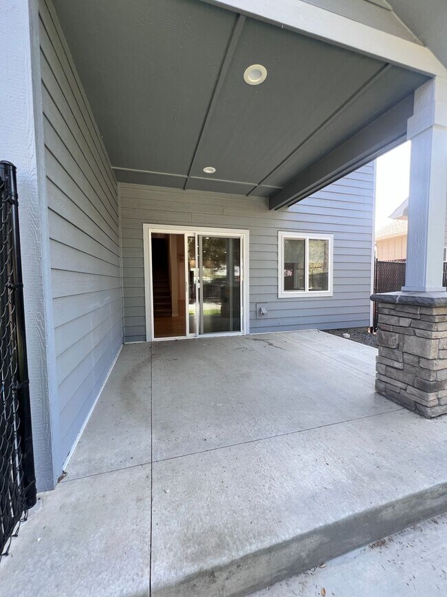 Building Photo - 3013 E 36th Ave