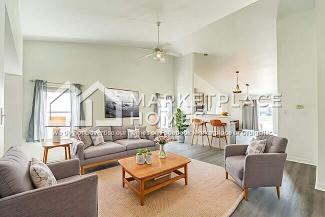 Building Photo - 1717 Briarmanor Dr