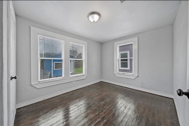 Building Photo - 2205 Sumpter St