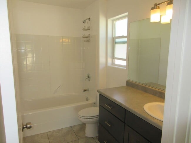 Building Photo - Single Level Twin Home, Gemini Meadows