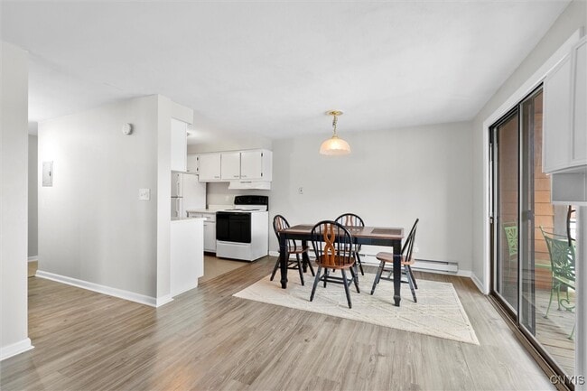 Building Photo - 576 Village Blvd N