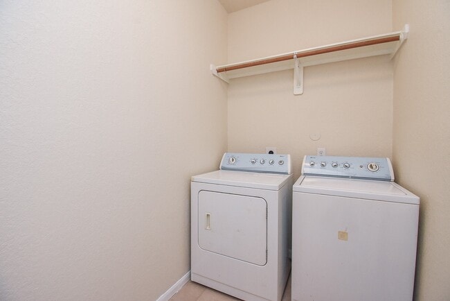 Building Photo - 7542 Autumn Sun Dr