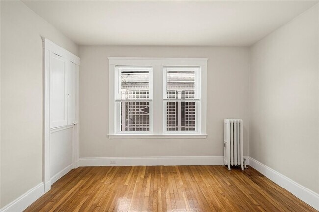 Building Photo - 51 Roslin St