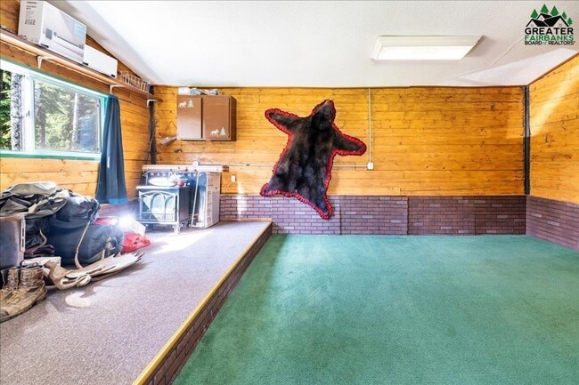 Building Photo - Century 21 Gold Rush - 2 bed, 1 bath (Fairbanks)