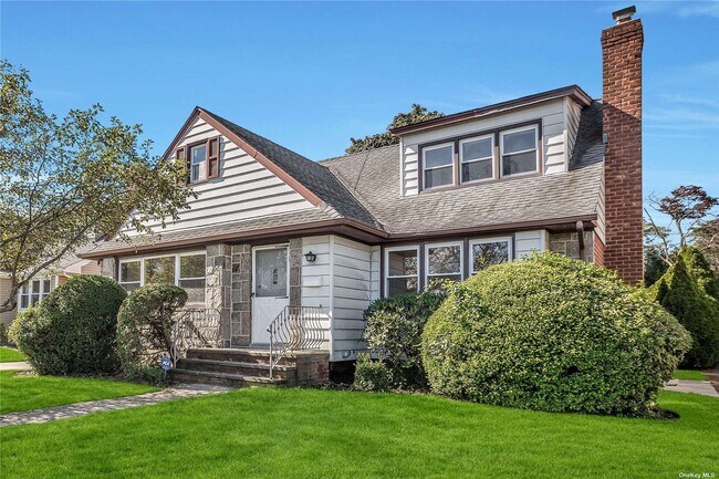 Building Photo - 713 Foch Blvd