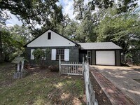 Building Photo - 55175 Moss Rd
