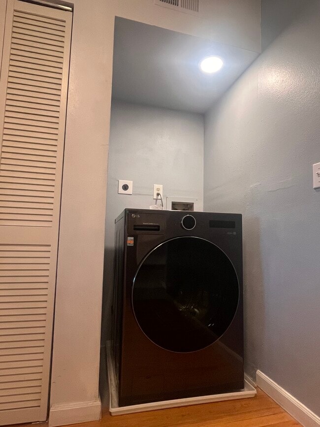 washer/dryer - 7080 W 20th Ave