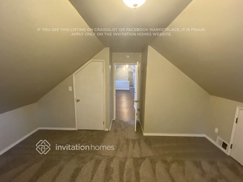 Building Photo - 26120 18th Ave S