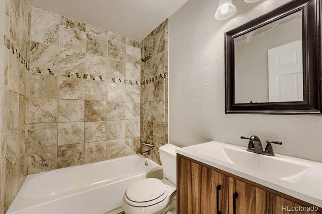 Building Photo - 8460 Prairie Clover Way