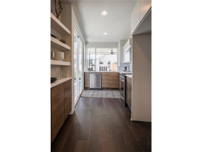 Building Photo - 1902 New York Ave