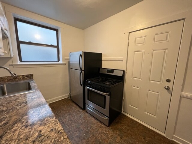 Building Photo - 5937 N Paulina St