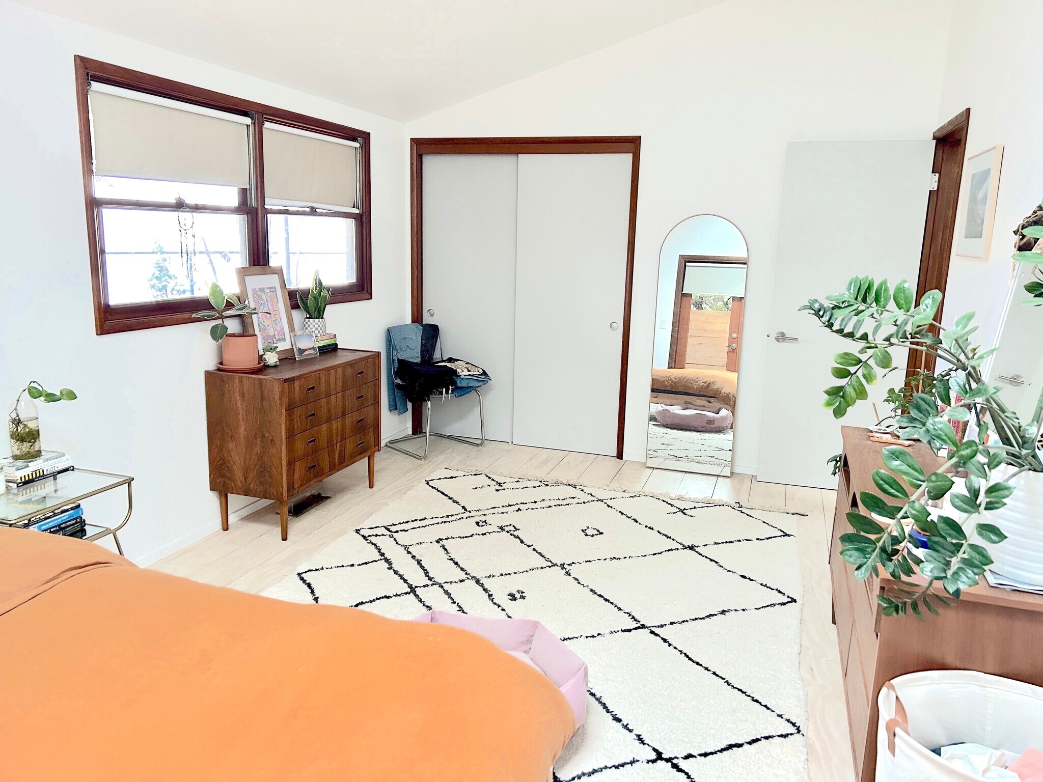 Building Photo - 4633 N Gantenbein Ave