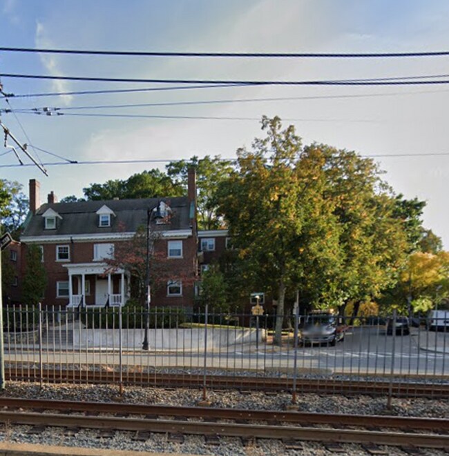 Building Photo - BC & Cleveland Circle on MBTA GL-B