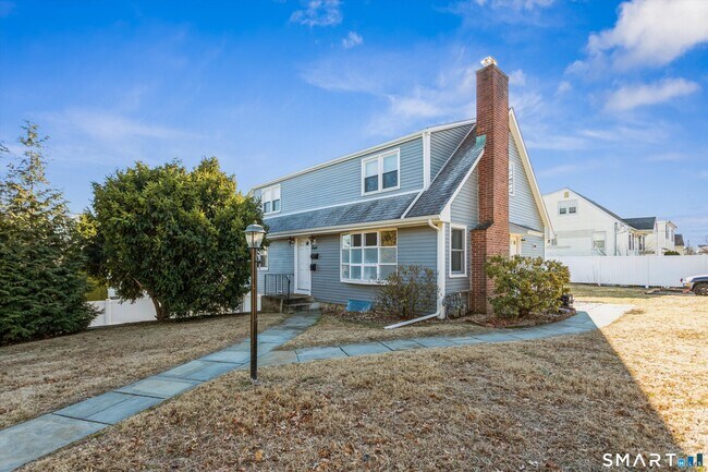 Building Photo - 8 Reynolds Pl