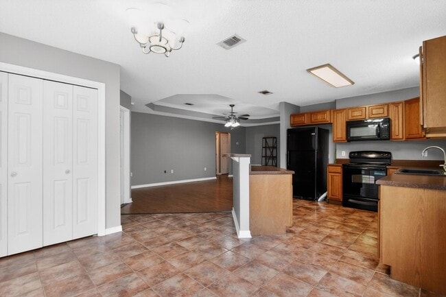Building Photo - 203 8th Ave