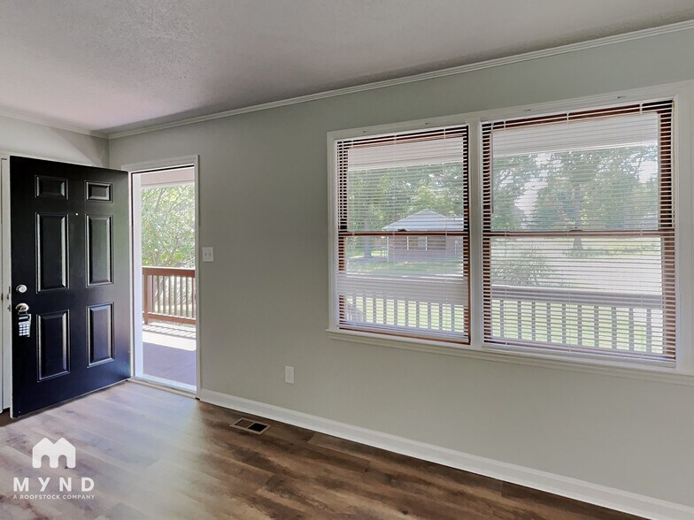 Building Photo - 4317 Freeport Dr